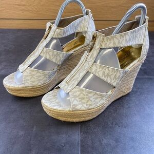 Michael Kors Cream Dakota Logo Wedge Espadrille Zip Sandals size 8-8.5
